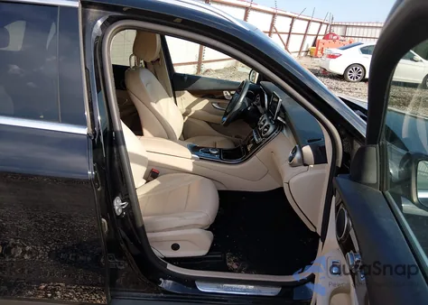 2019 Mercedes-Benz Glc 300 4Matic z USA, uszkodzony, nr VIN WDC0G4KB3KF575009